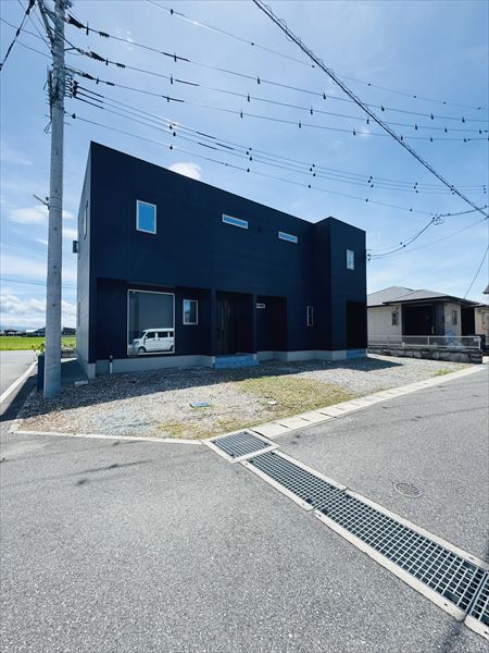 富合町　店舗兼住宅